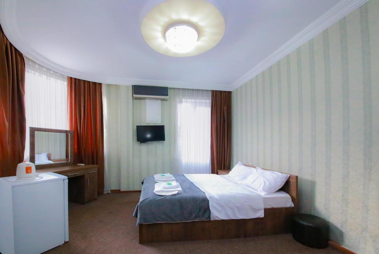 Royal Hotel ティビリシ エクステリア 写真